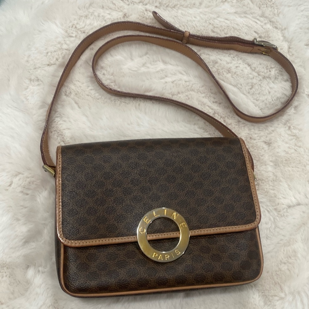 SOLD Celine macadam round logo shoulder bag in vintage but excellent condition …